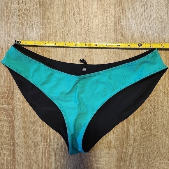 Fabletics Bikini Set - Picture 7 of 8